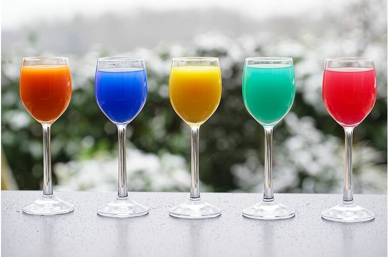 colorful-drinks-glasses-drink-juice