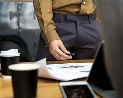 boss-brainstorming-business-businessman