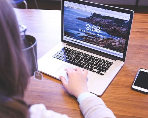 student-woman-startup-business