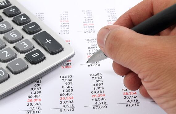 豊富な経験を活かして助成金の申請についてご相談に乗っています | 広島市の社労士・ふちがみ労務管理センター